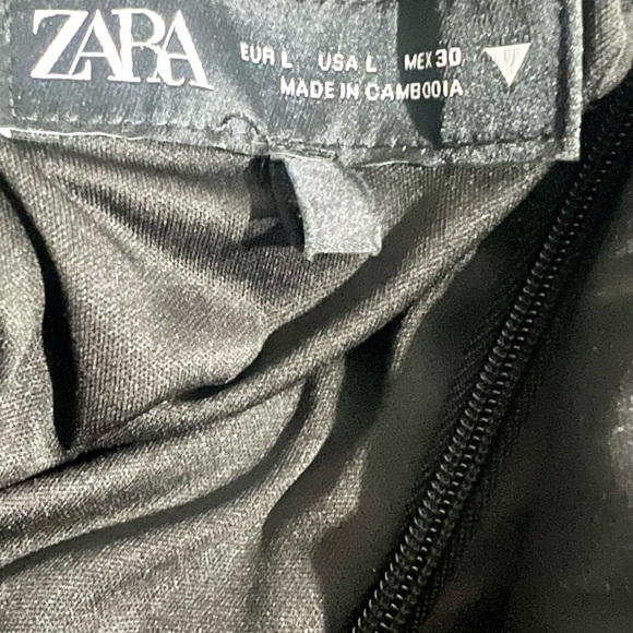 Zara Black Textured High Waisted Pencil Skirt, Size Large - Picture 2 of 4